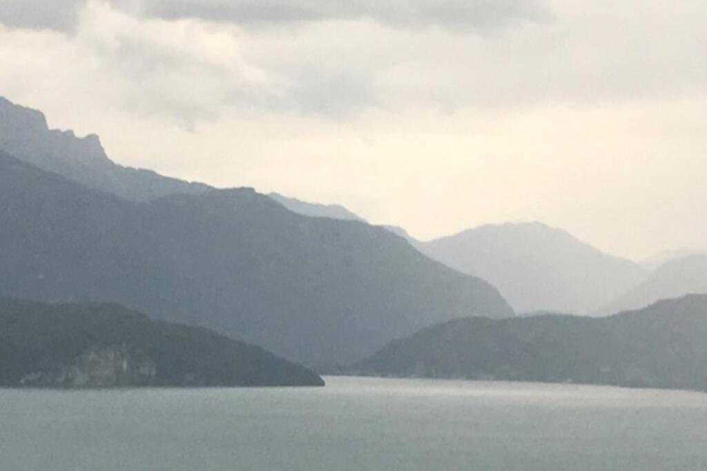 Apt Calme Vue Lac - 2 Chambres - Sauna Annecy Bagian luar foto